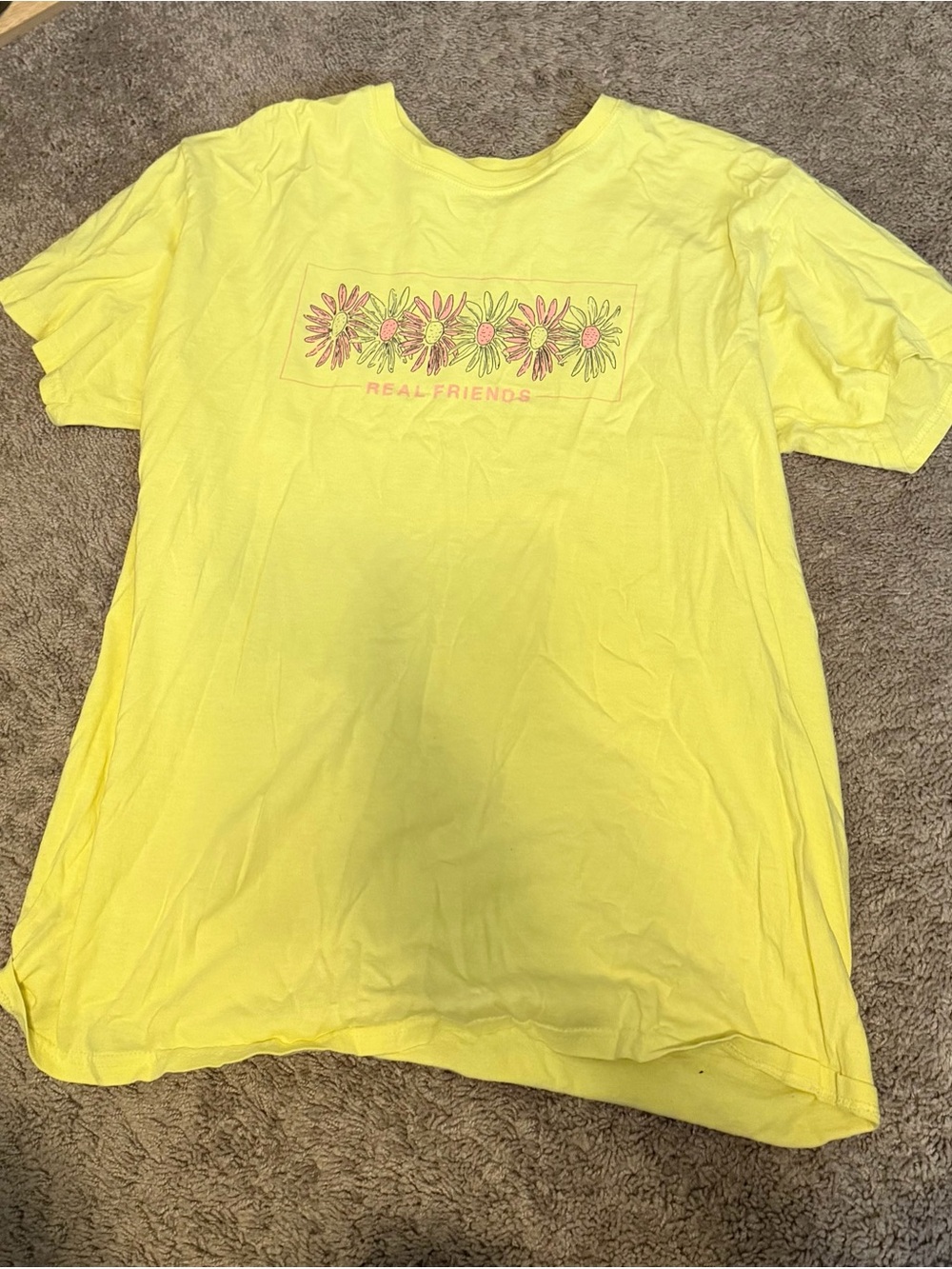 Real Friends Men’s Large Yellow Band T